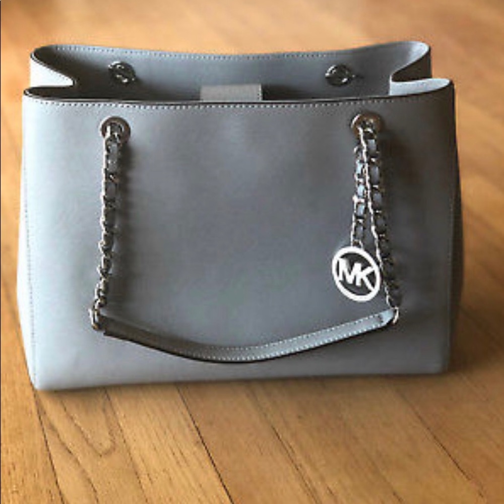 Michael Kors large Susannah pearl gray never used!